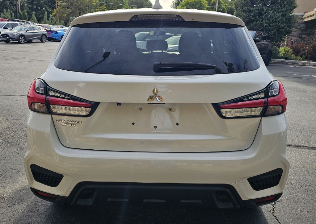 2020 Mitsubishi Outlander Image 6