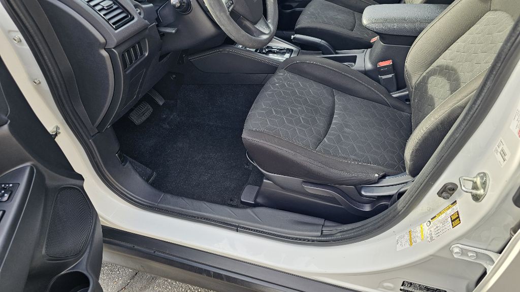 2020 Mitsubishi Outlander Image 11