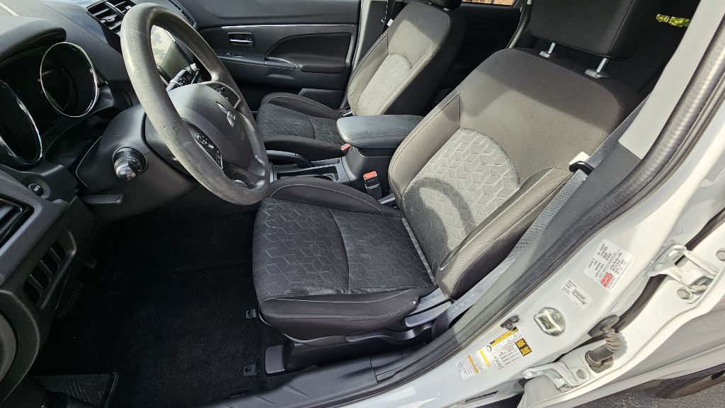 2020 Mitsubishi Outlander Image 15