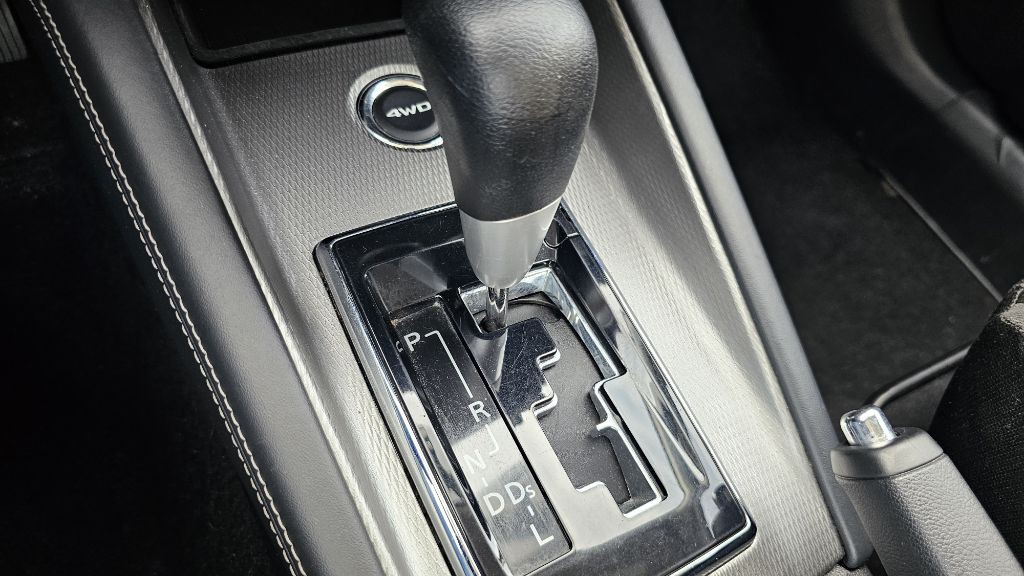 2020 Mitsubishi Outlander Image 19