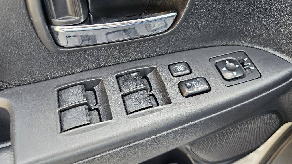 2020 Mitsubishi Outlander Image 22