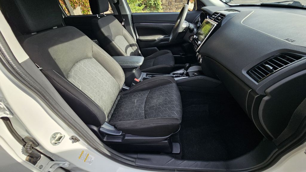 2020 Mitsubishi Outlander Image 27