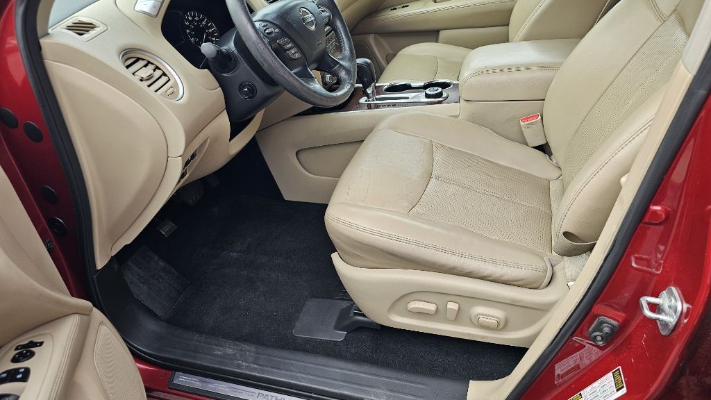 2017 Nissan Pathfinder Image 10
