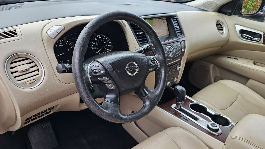 2017 Nissan Pathfinder Image 12