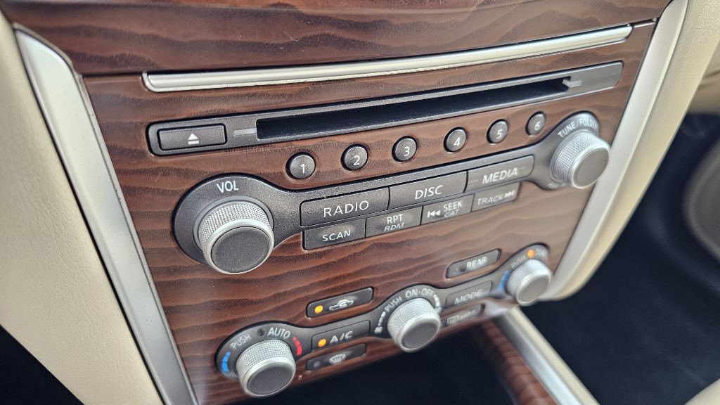 2017 Nissan Pathfinder Image 19