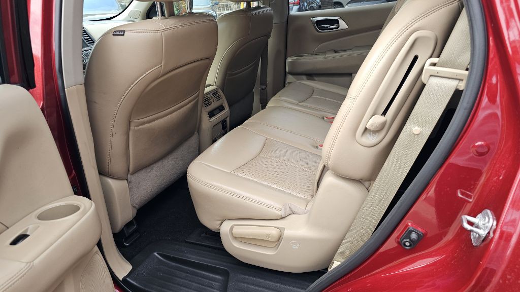 2017 Nissan Pathfinder Image 29