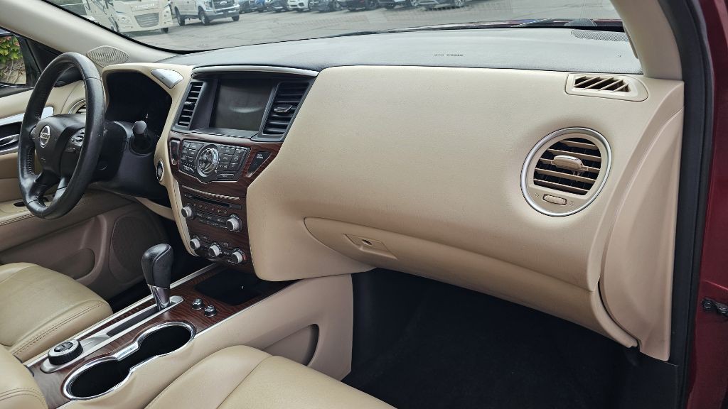 2017 Nissan Pathfinder Image 33