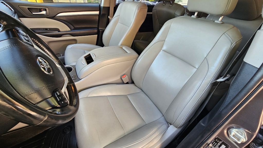 2019 Toyota Highlander Image 16