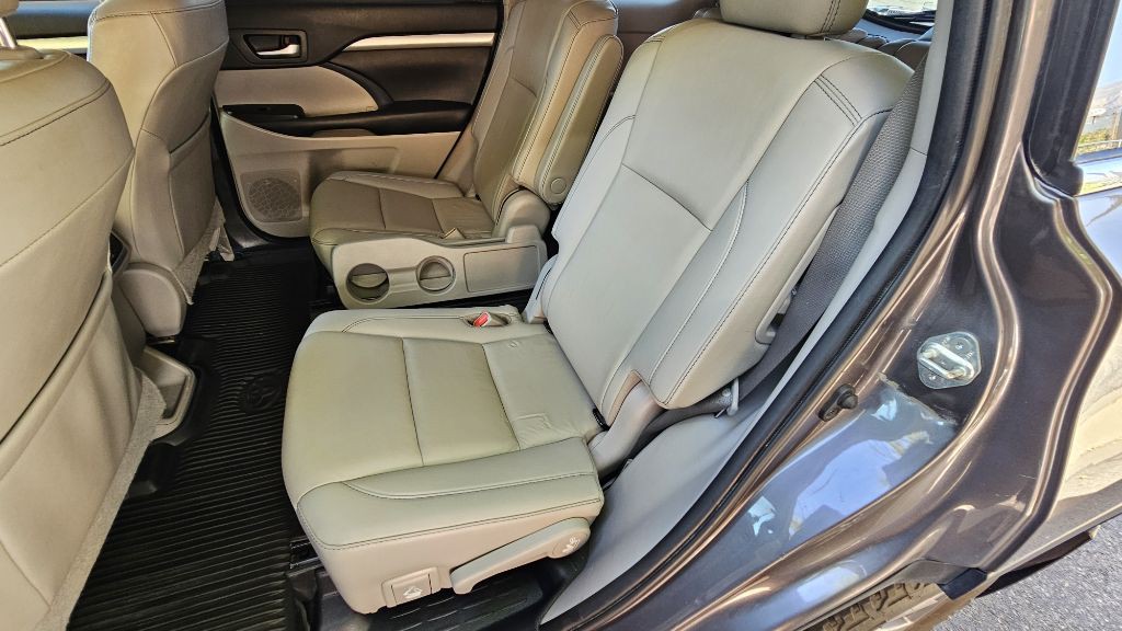 2019 Toyota Highlander Image 31