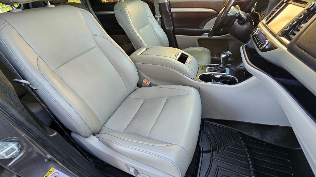 2019 Toyota Highlander Image 36