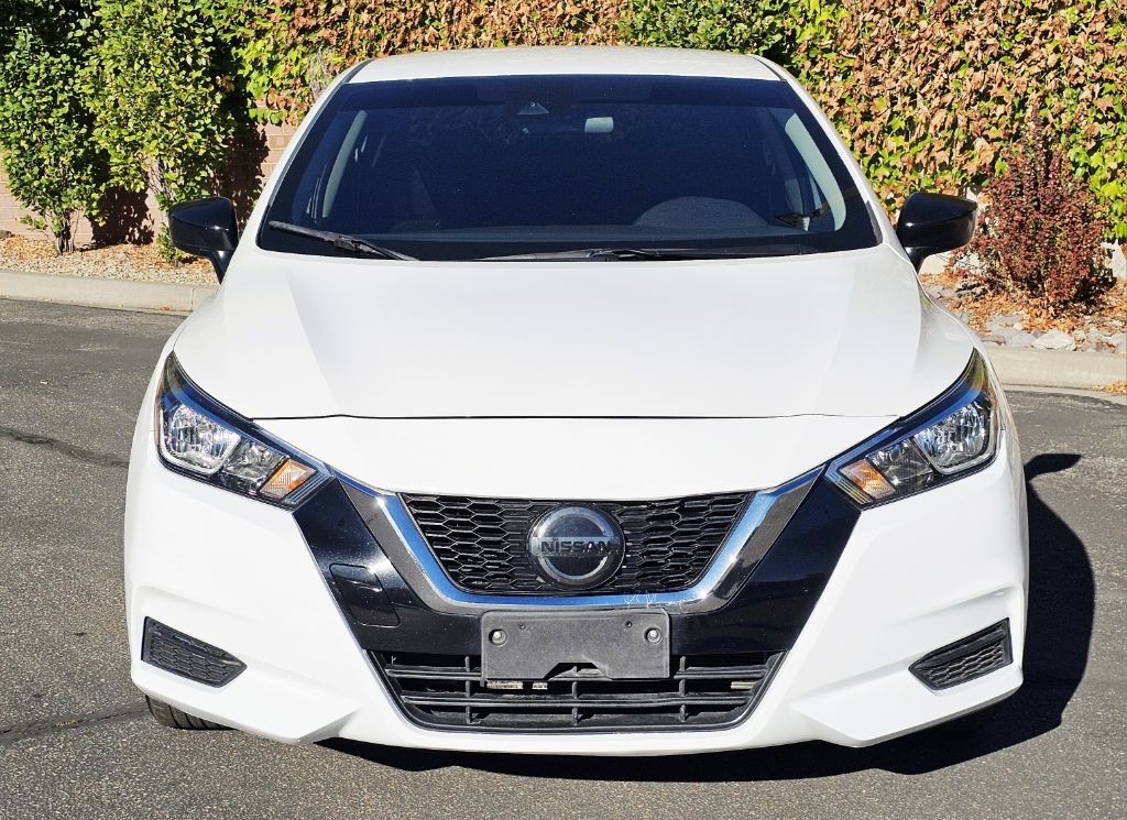 2020 Nissan Versa Image 2