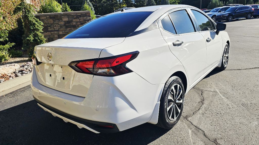 2020 Nissan Versa Image 5