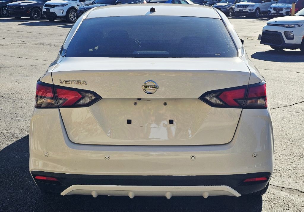 2020 Nissan Versa Image 6