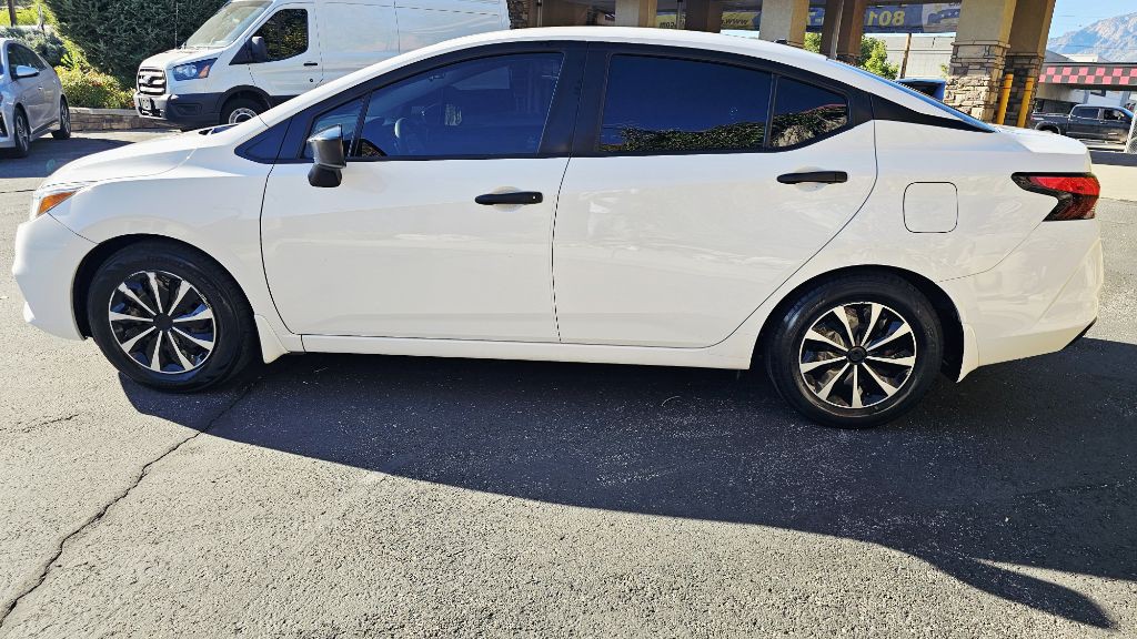 2020 Nissan Versa Image 8