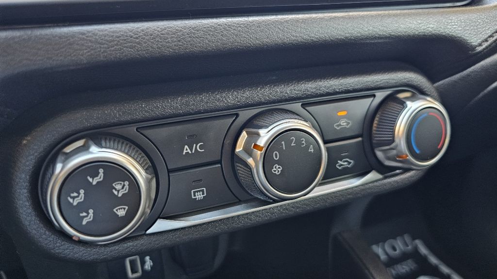 2020 Nissan Versa Image 23