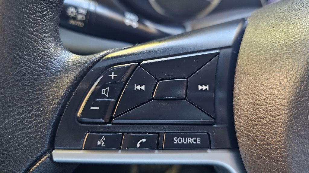2020 Nissan Versa Image 25