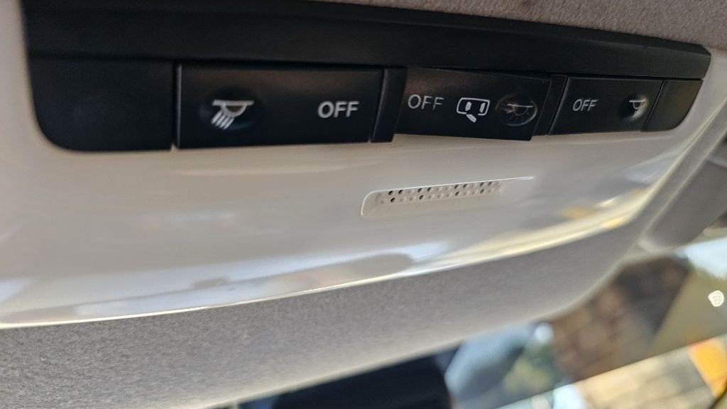 2020 Nissan Versa Image 27