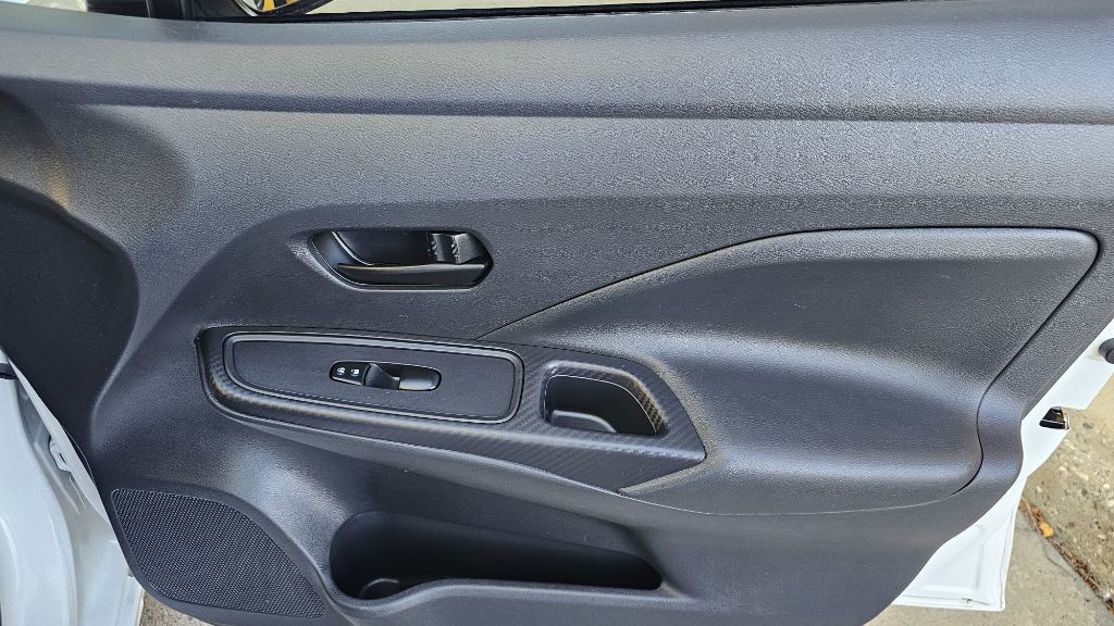 2020 Nissan Versa Image 36