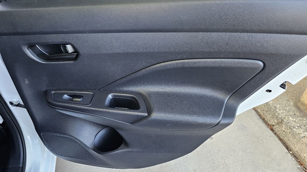 2020 Nissan Versa Image 39