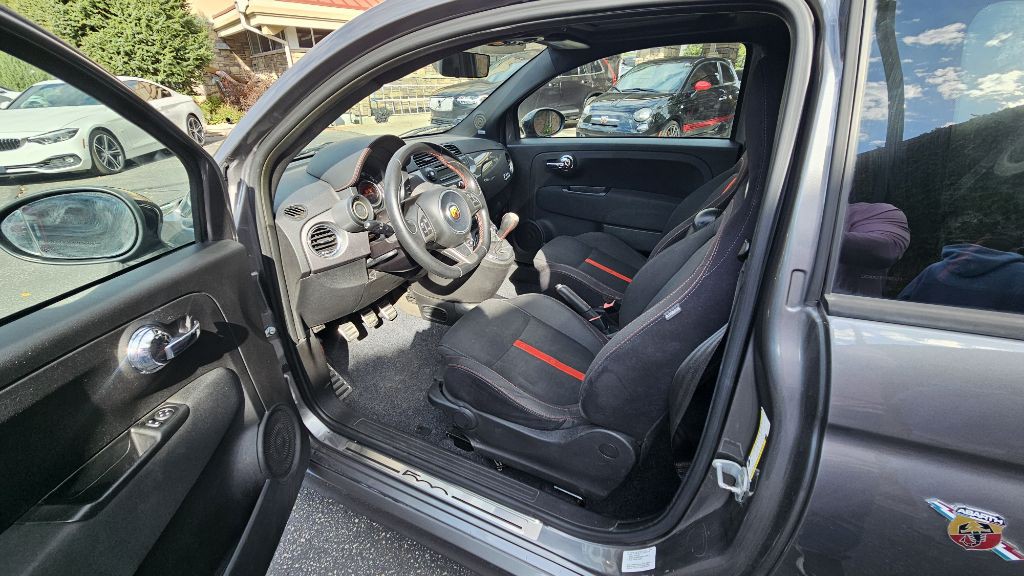 2012 FIAT 500 Image 12