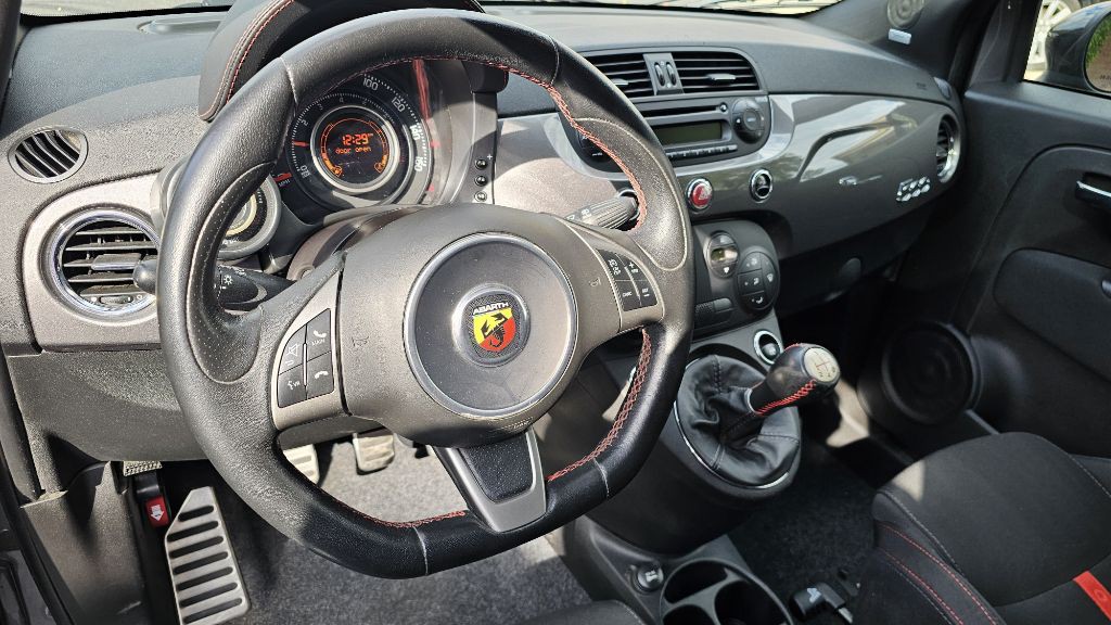 2012 FIAT 500 Image 13