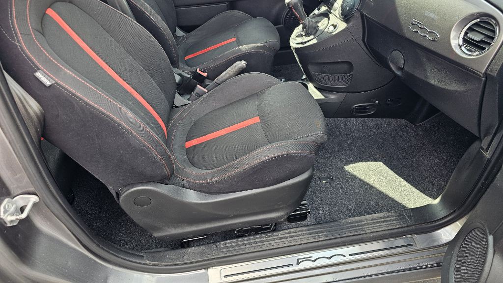 2012 FIAT 500 Image 21