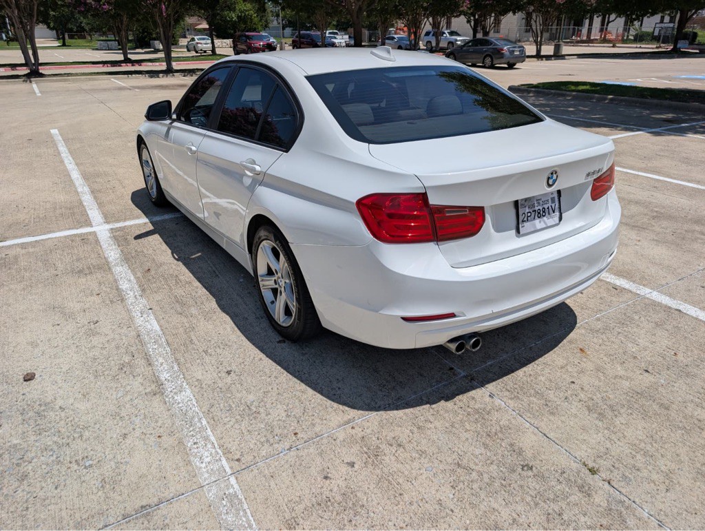 2013 BMW 3 Series Image 4