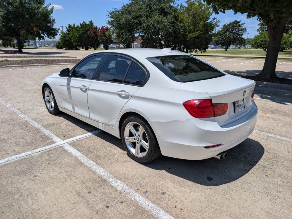 2013 BMW 3 Series Image 8
