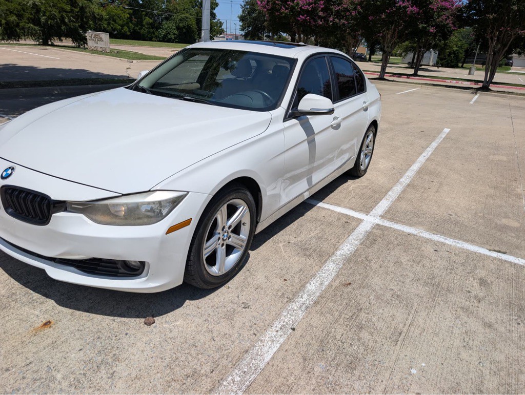 2013 BMW 3 Series Image 9