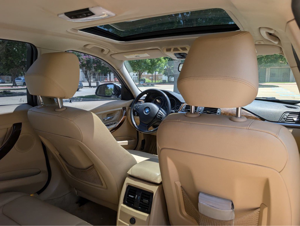 2013 BMW 3 Series Image 14