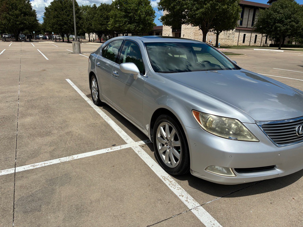 2007 Lexus LS Image 2