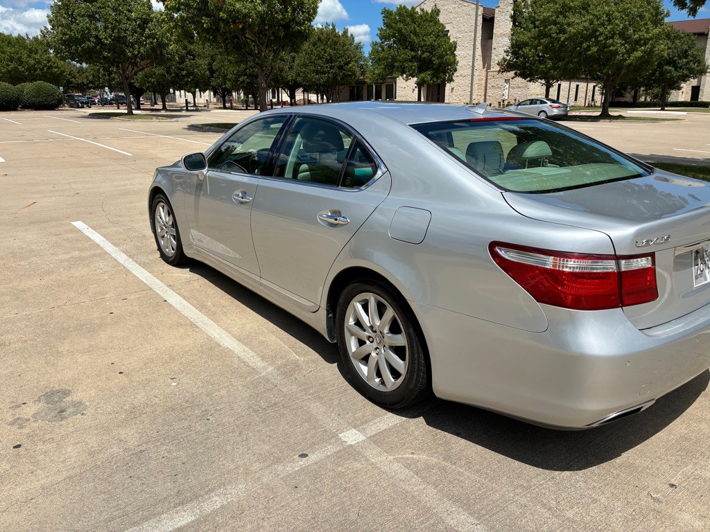 2007 Lexus LS Image 5