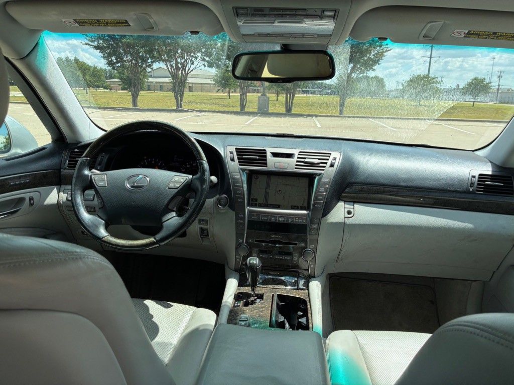 2007 Lexus LS Image 9