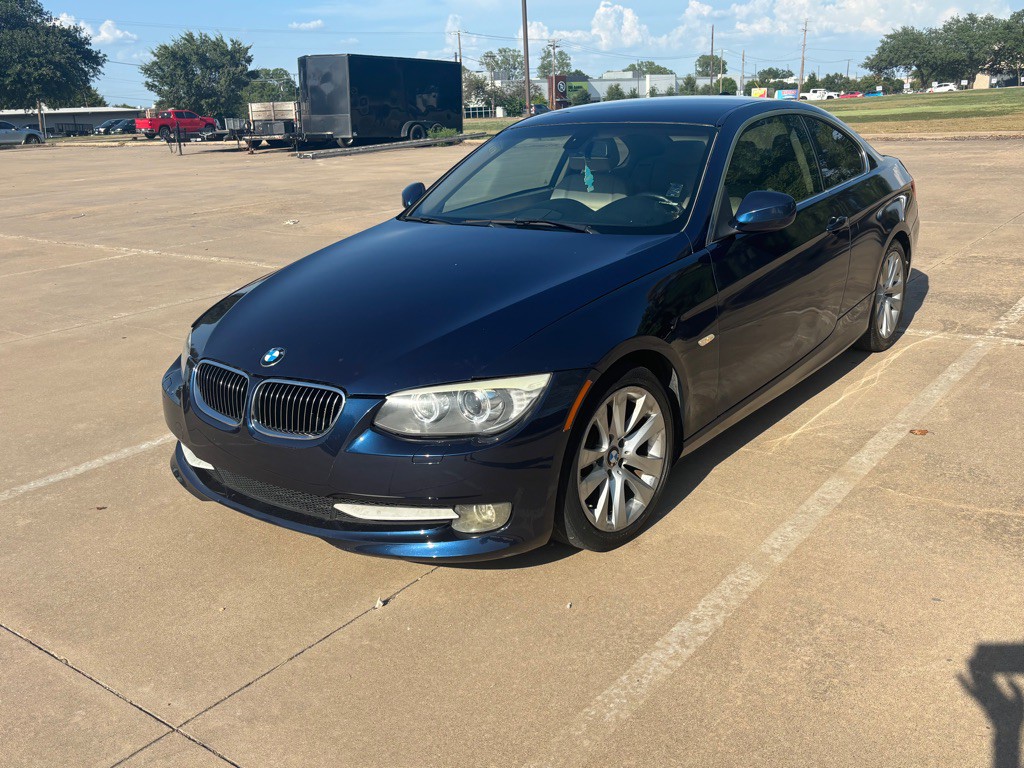 2013 BMW 3 Series Image 3