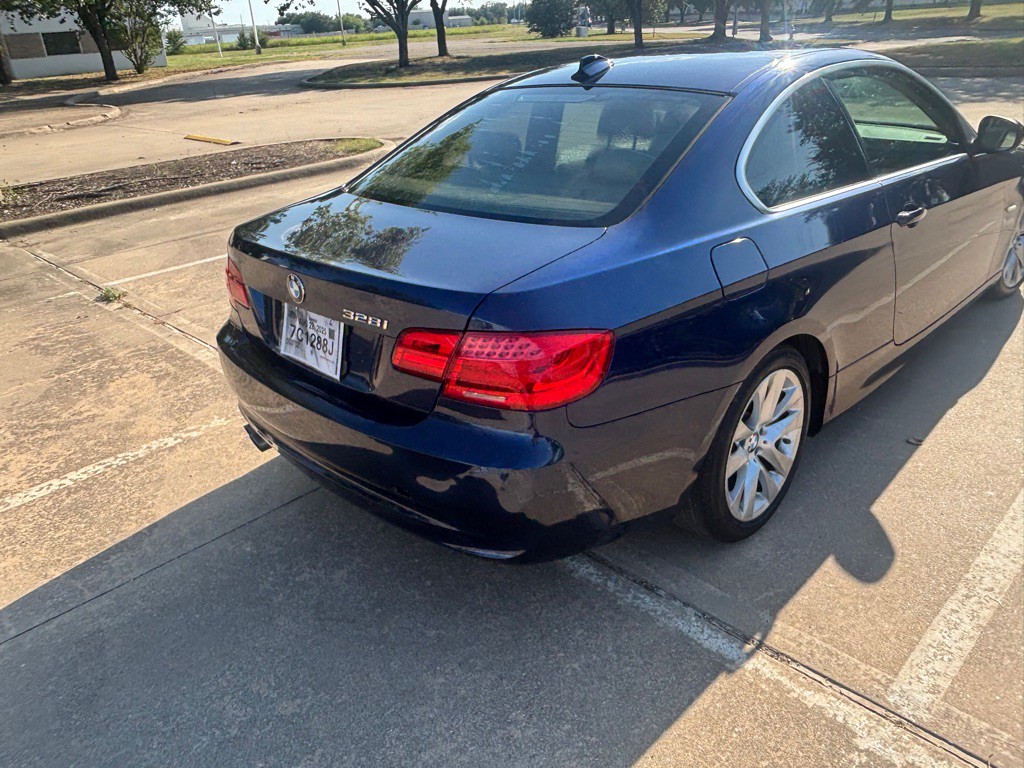 2013 BMW 3 Series Image 7