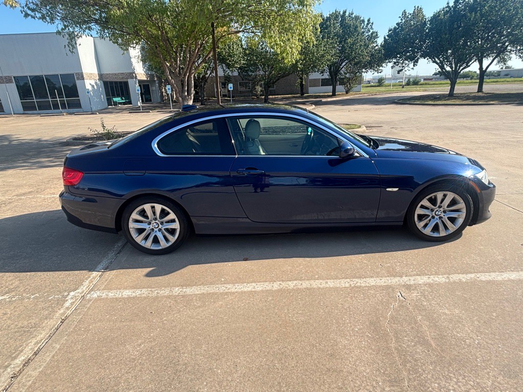 2013 BMW 3 Series Image 8