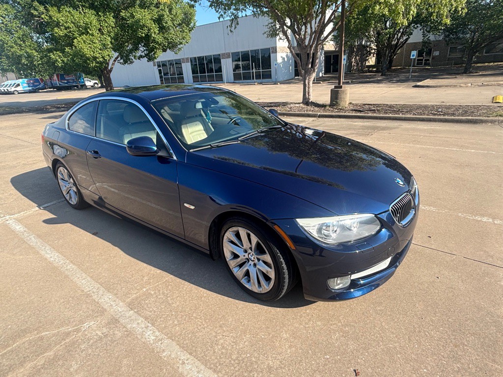 2013 BMW 3 Series Image 9