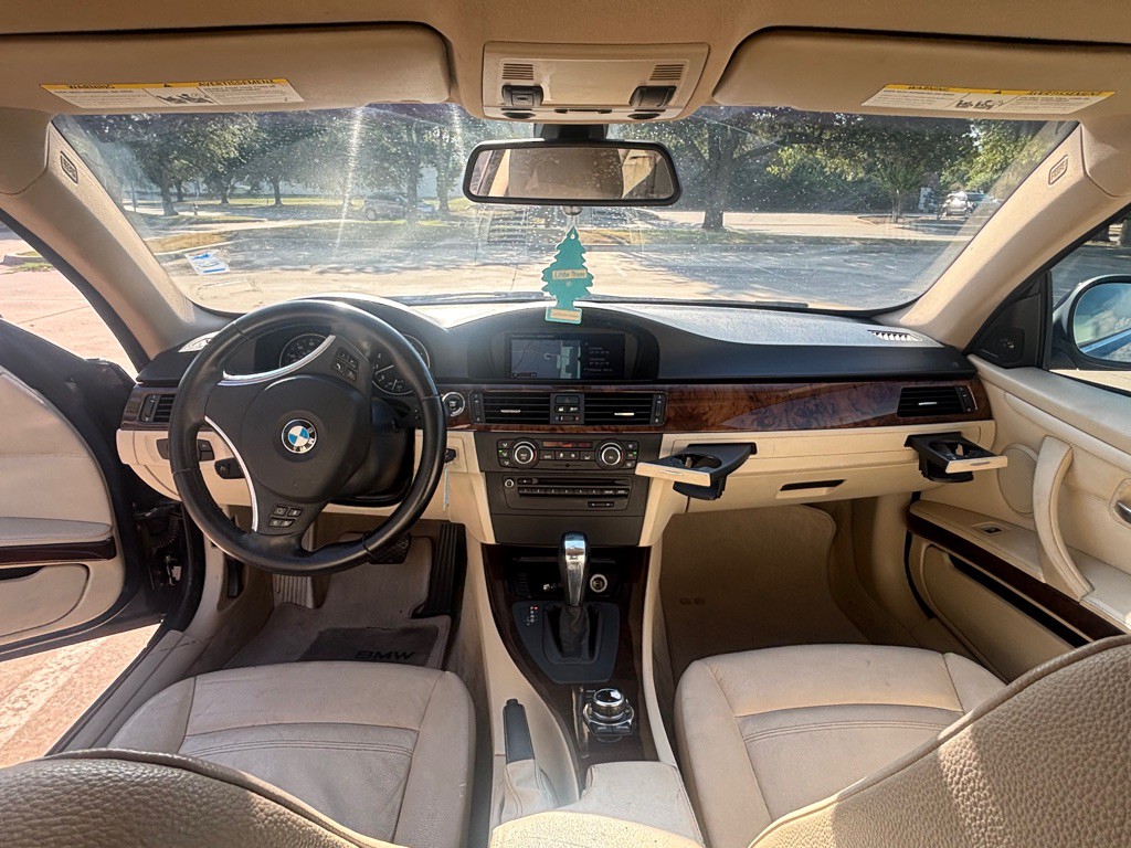 2013 BMW 3 Series Image 10