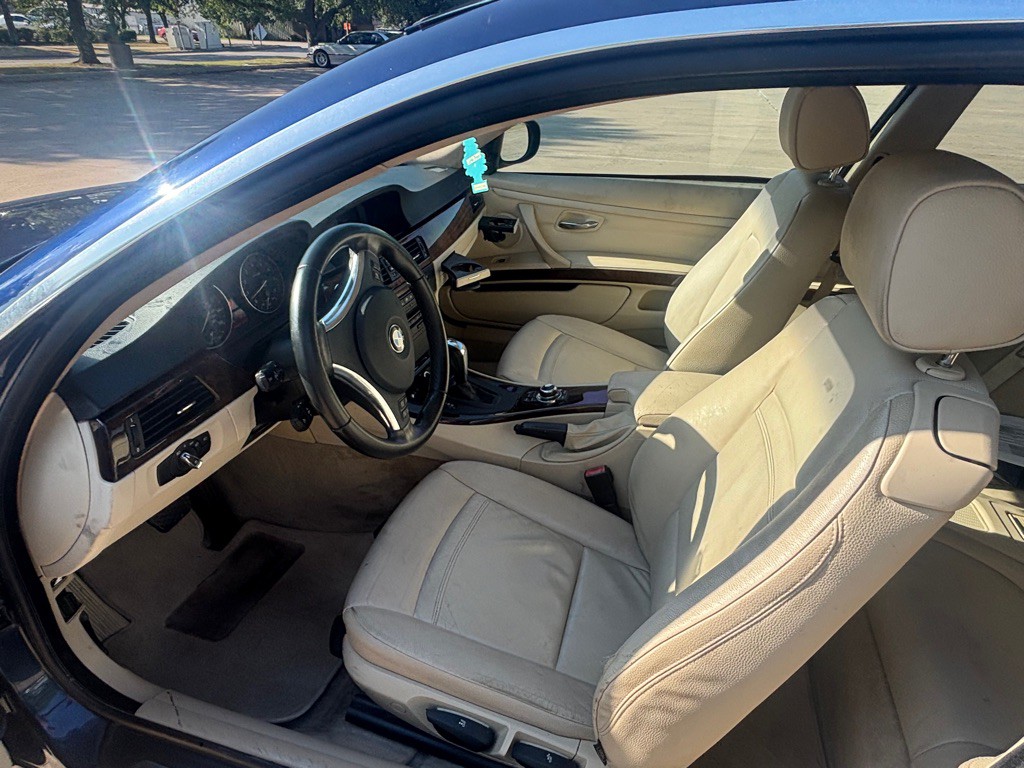 2013 BMW 3 Series Image 12