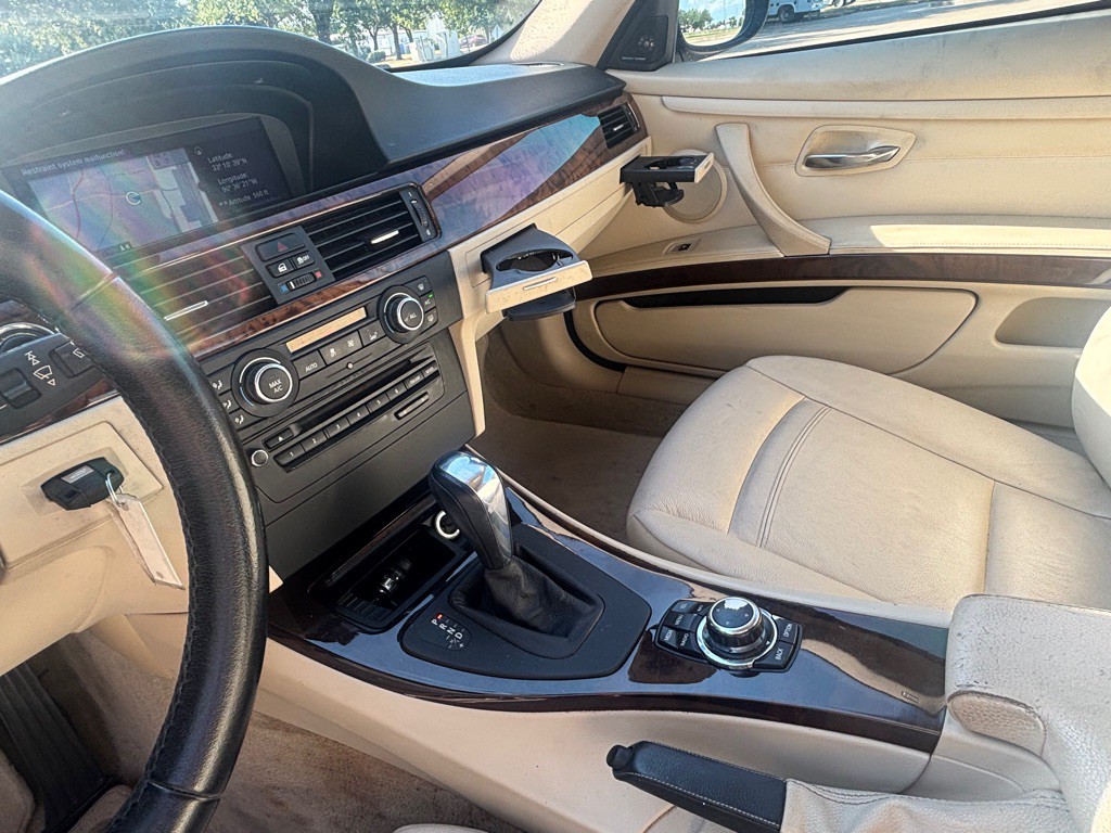 2013 BMW 3 Series Image 13