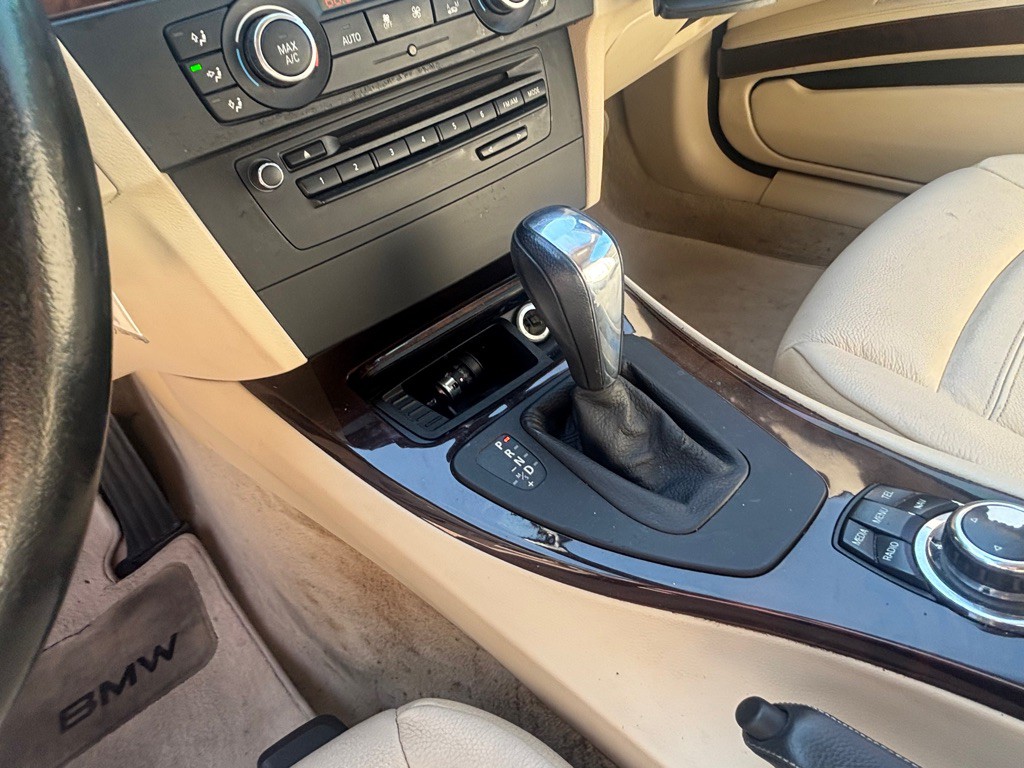 2013 BMW 3 Series Image 14