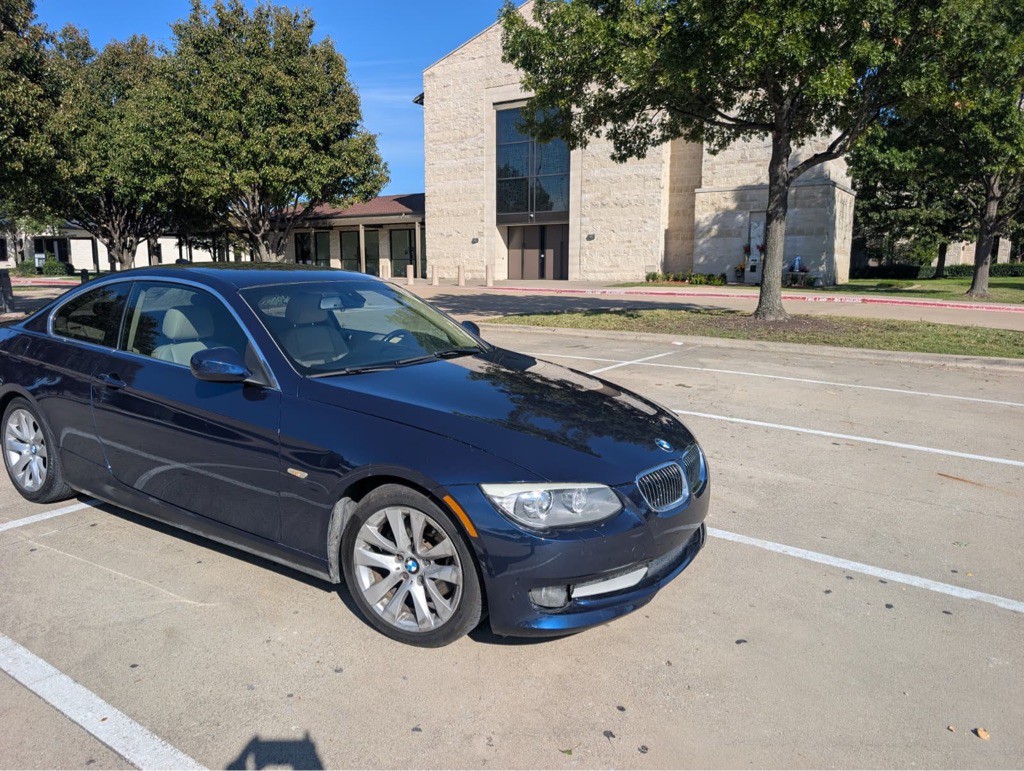 2013 BMW 3 Series Image 2