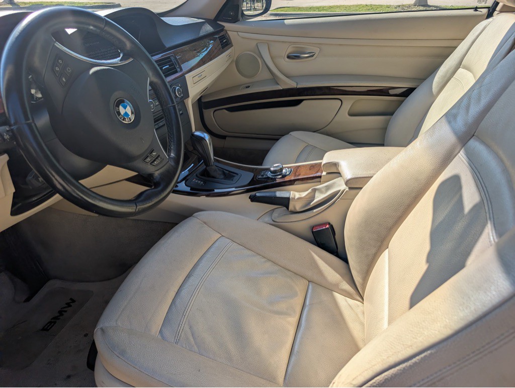 2013 BMW 3 Series Image 16