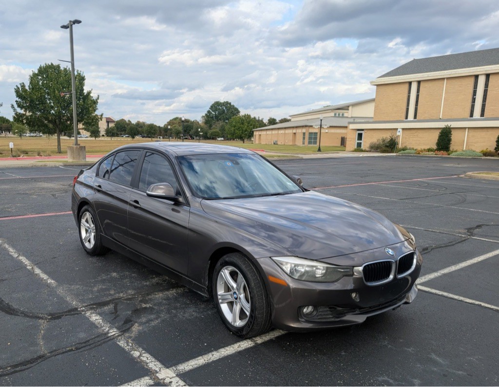 2013 BMW 3 Series Image 3