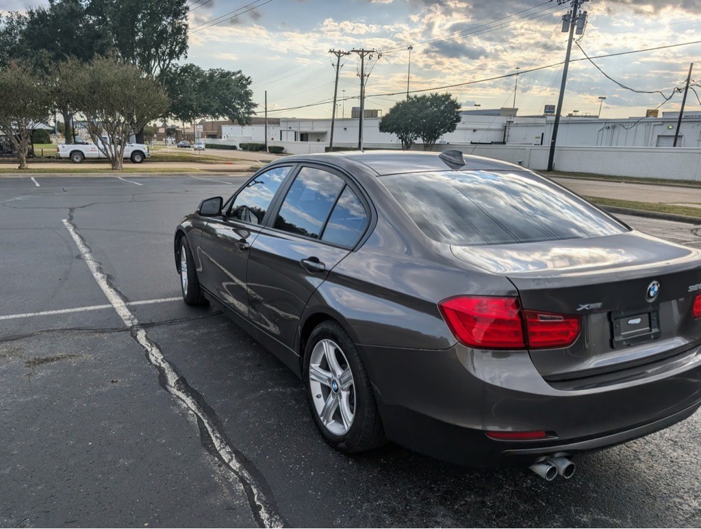 2013 BMW 3 Series Image 6