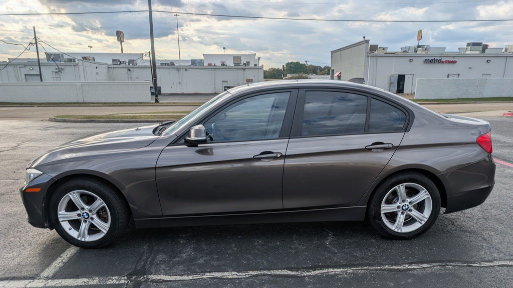 2013 BMW 3 Series Image 7