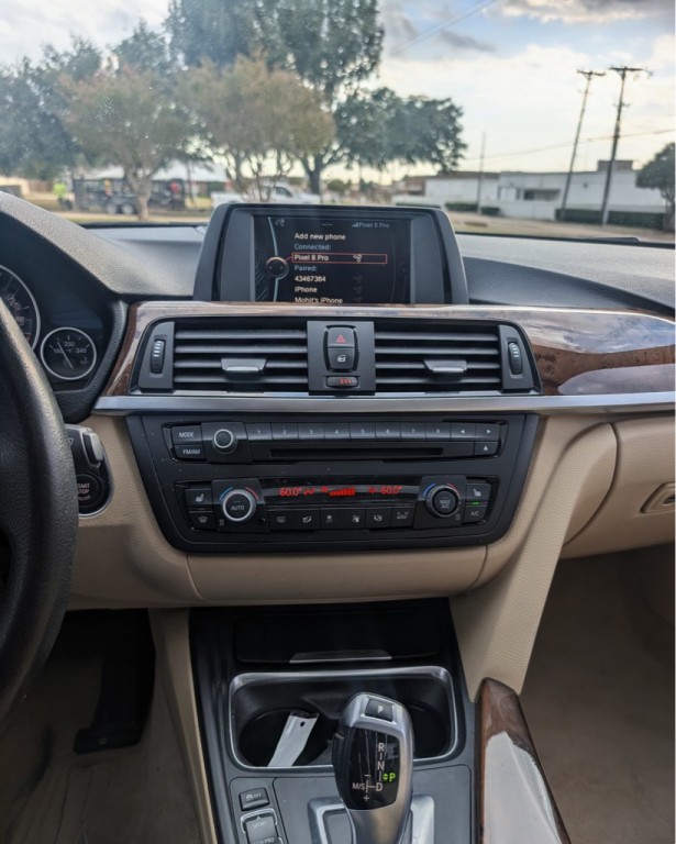 2013 BMW 3 Series Image 9