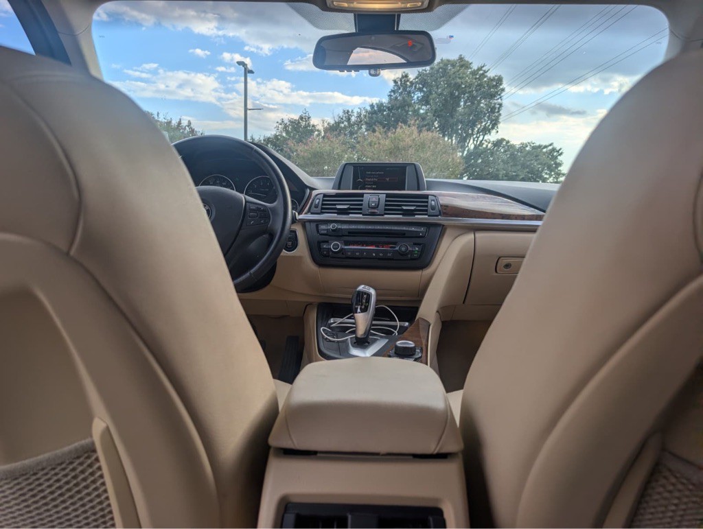 2013 BMW 3 Series Image 13