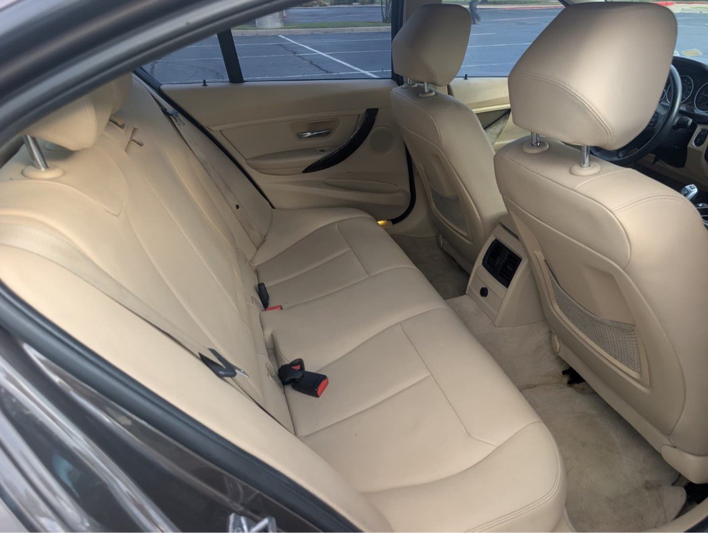 2013 BMW 3 Series Image 14