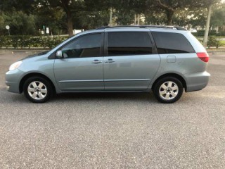Image for 2004 Toyota Sienna XLE ID: 6893488